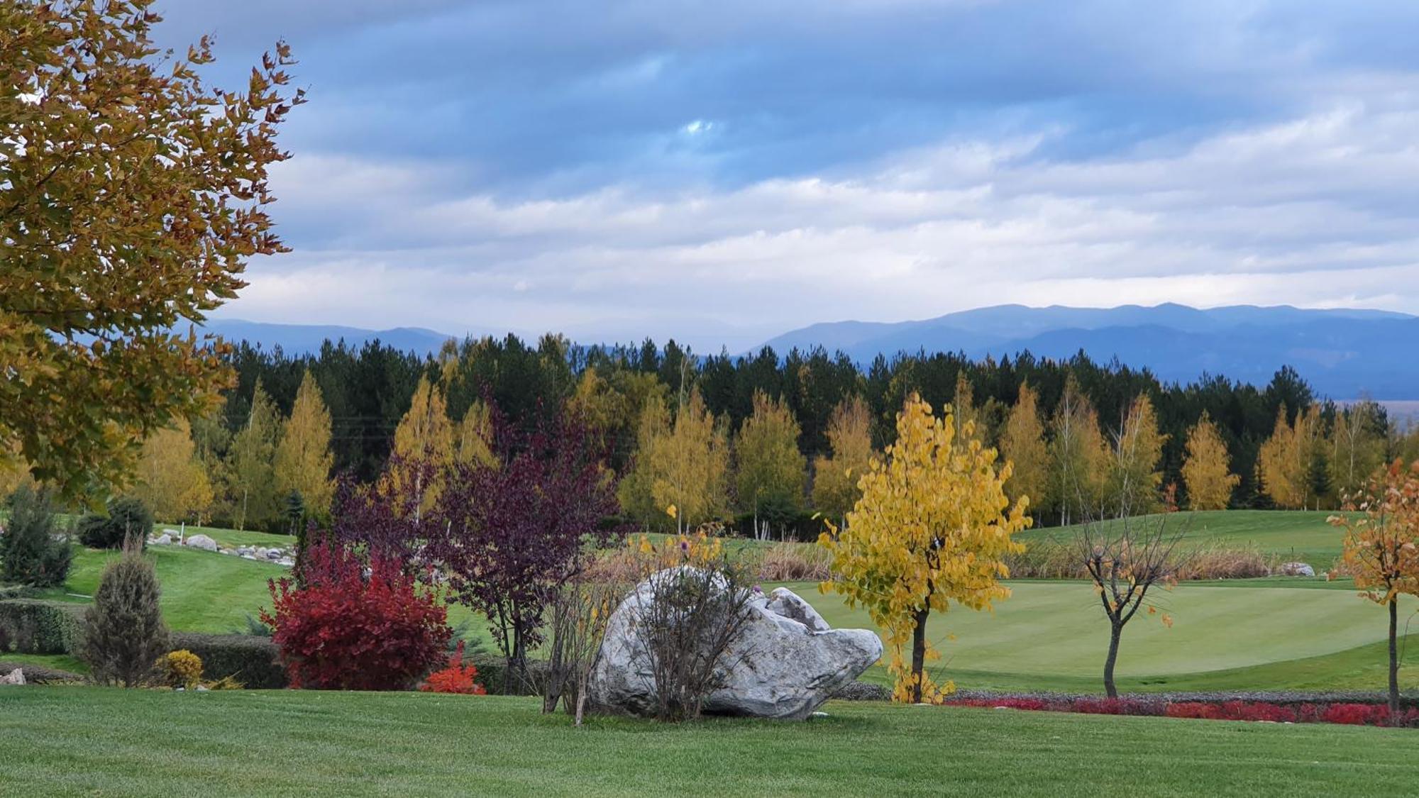 Green Peaks Suite In Pirin Golf & County Club Razlog Eksteriør billede