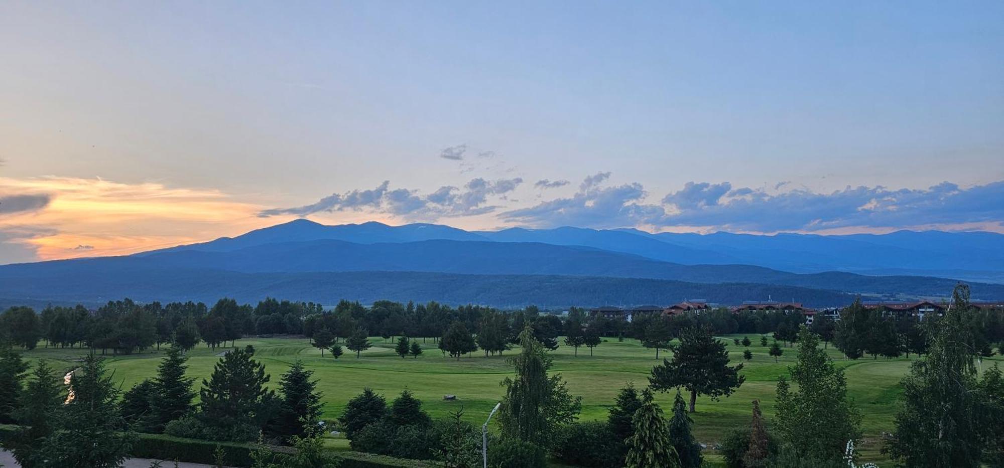 Green Peaks Suite In Pirin Golf & County Club Razlog Eksteriør billede